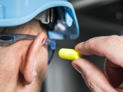 Bauarbeiter und Schwerhörigkeit: Noise-Cancelling Kopfhörer