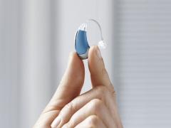 Hörgeräte zum Nulltarif: Worauf Sie