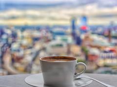 Hörgeräte im Restaurant: Hintergrundgeräusche filtern