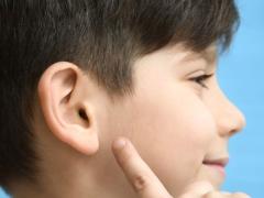 Schwerhörigkeit und schlechte schulische Leistungen: