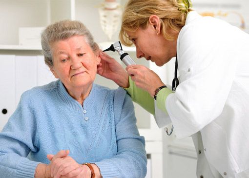 HNO Arzt Untersuchung