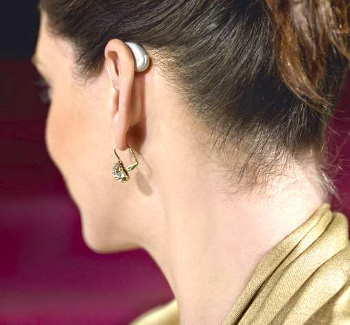 Hinter dem Ohr Hörhilfe