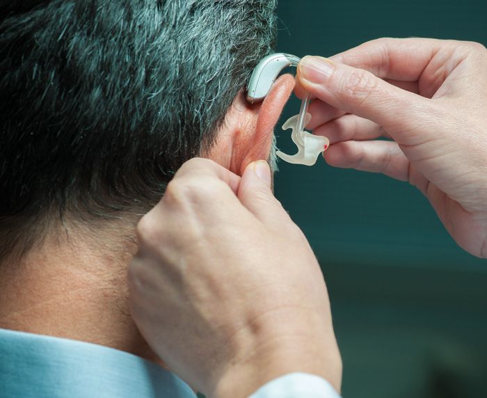 Hörgeräteakustiker Erstanpassung