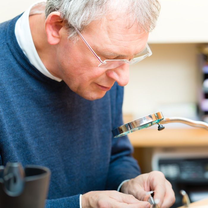 Hörgeräteakustiker Reinigung