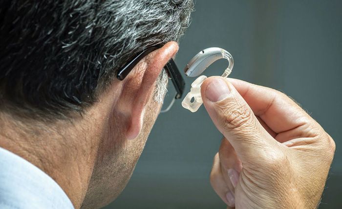 Hörgeräte Mann