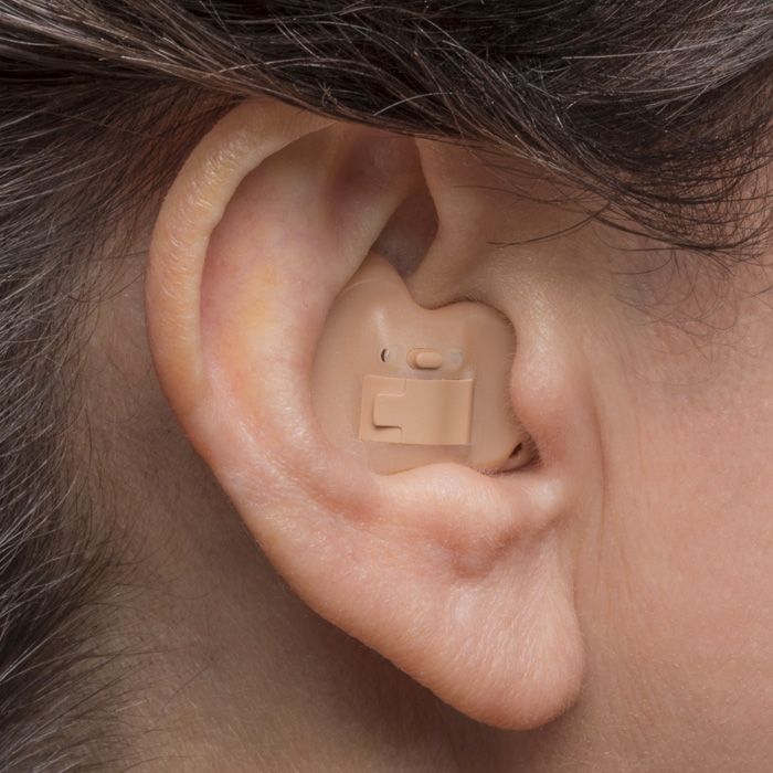Phonak IdO Hörgerät Frau