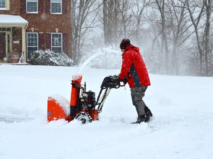 Schneearbeiten Winter