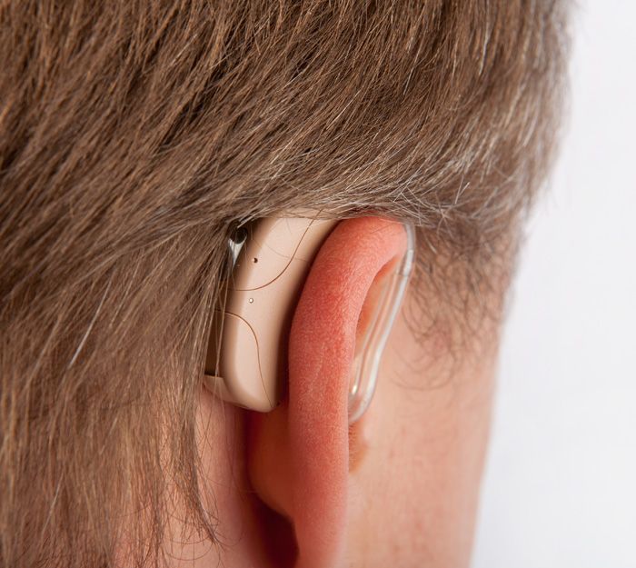 Erstes Hörgerät komisch